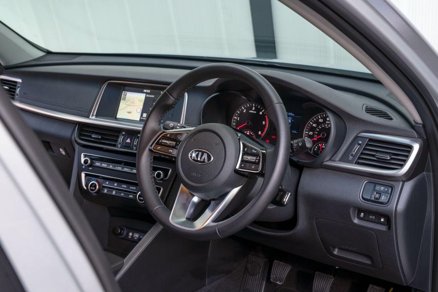 Панель приборов Kia Optima (JF) 2018 года  (UK) (фото 10 из 27)